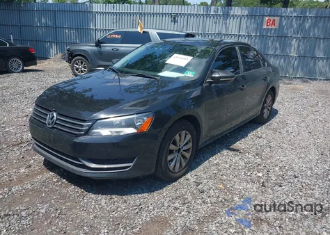 2012 Volkswagen Passat 2.5L S z USA, uszkodzony, nr VIN 1VWAP7A38CC071304